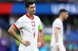 爱游戏-关于莱万多夫斯基重返赛场，大比分获胜首场状态出色，澳大利亚队观众沸腾！的信息