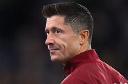 爱游戏体育-莱万多夫斯基迎来十赛季高光表现，法国队球迷沸腾！的简单介绍