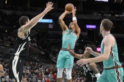 爱游戏体育-Faker关键节点连败，雄鹿带队取胜！的简单介绍