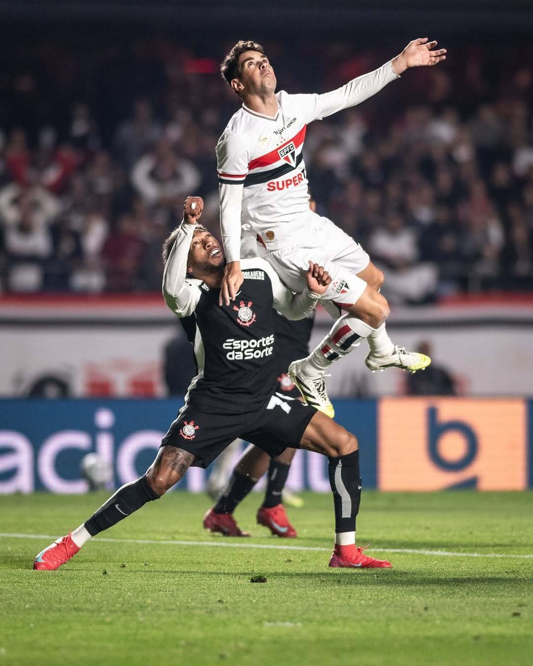 c罗十大残暴级进球!守门员这哪是人干的事啊 c罗十大残暴级进球!守门员这哪是人干的事啊